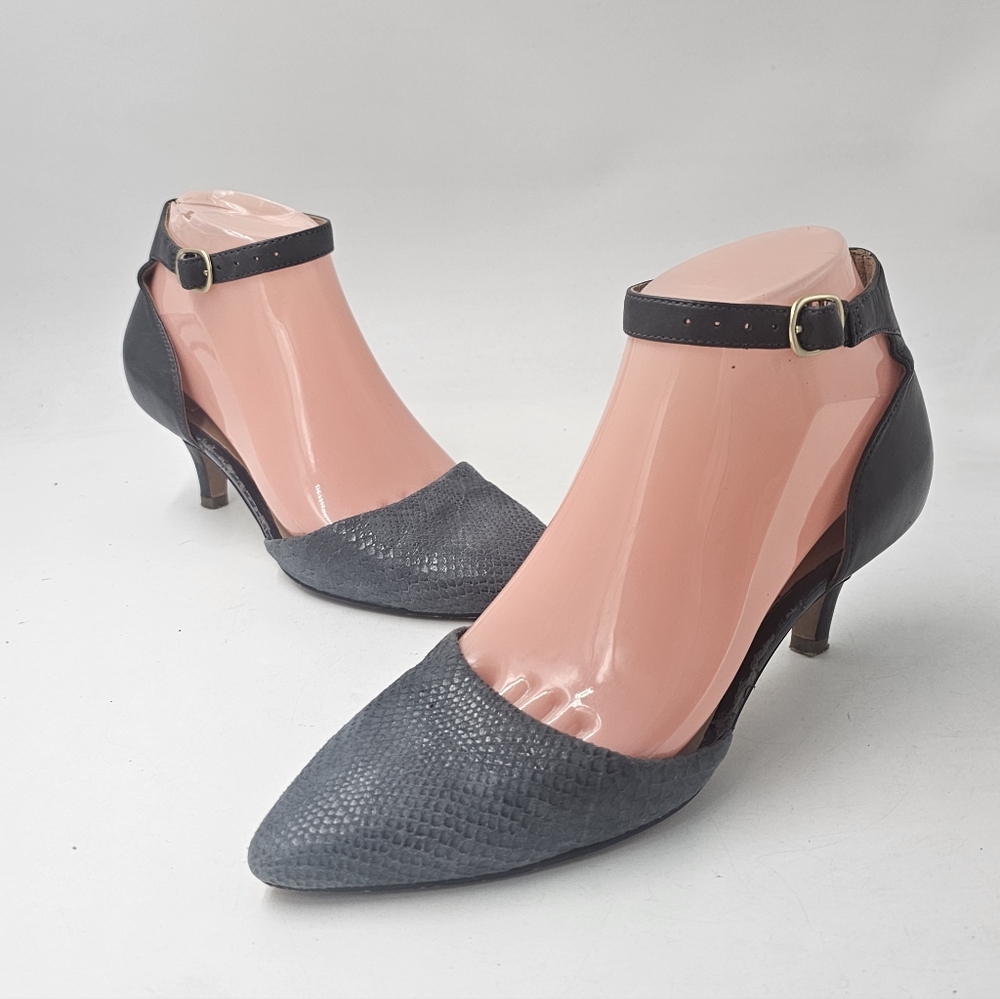 Clarks Artisan Sage Glamor Navy Blue D'Orsay Kitten Heels Size 6 - Picture 5 of 14